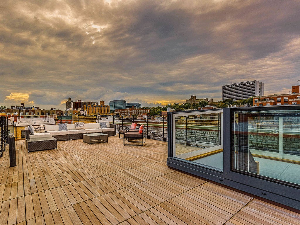 Roof Terrace Unlocked by Freestanding Skybox